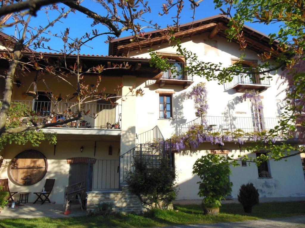 Agriturismo Affittacamere Barbarossa Dogliani Extérieur photo