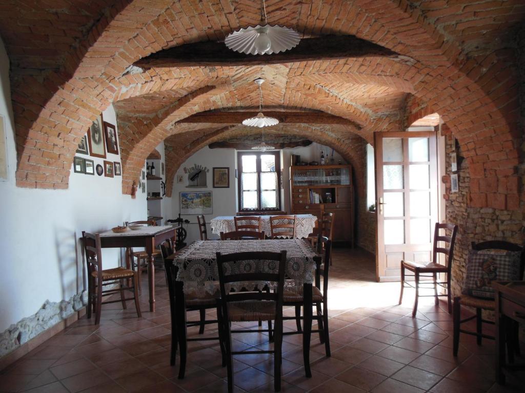 Agriturismo Affittacamere Barbarossa Dogliani Extérieur photo