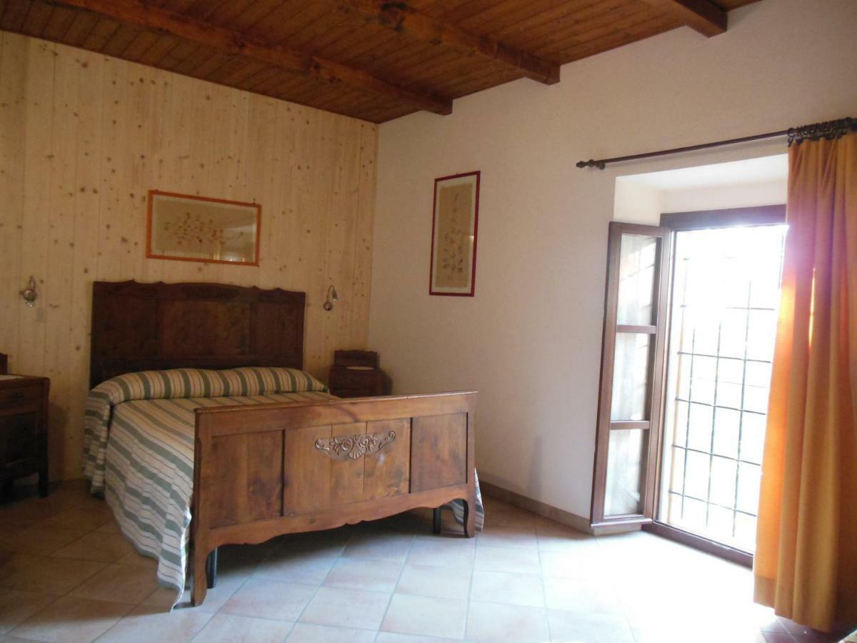 Agriturismo Affittacamere Barbarossa Dogliani Extérieur photo